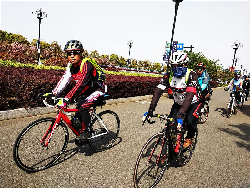 镇江新区郁金香公园举办公益单车骑行活动 娱乐 健康  第2张